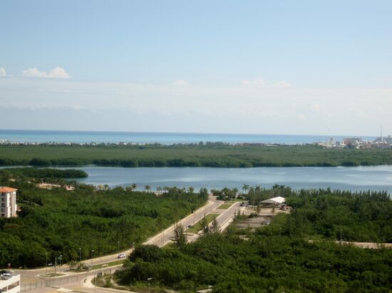 Blick vom Tower - Meer und Lagune nur durch einen schmalen Landstrich getrennt