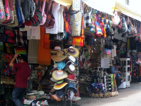 Souvenirs, Souvenirs