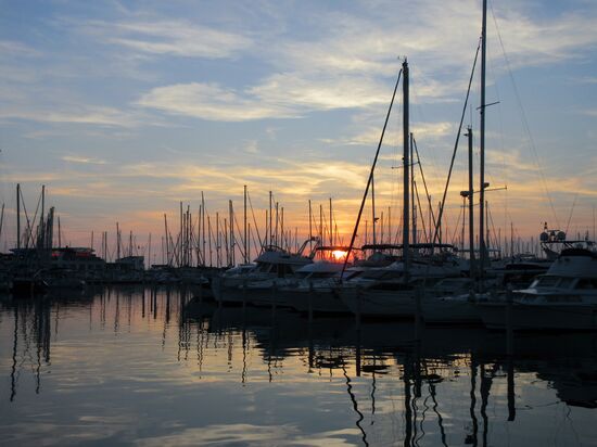 Der Yachthafen am Abend