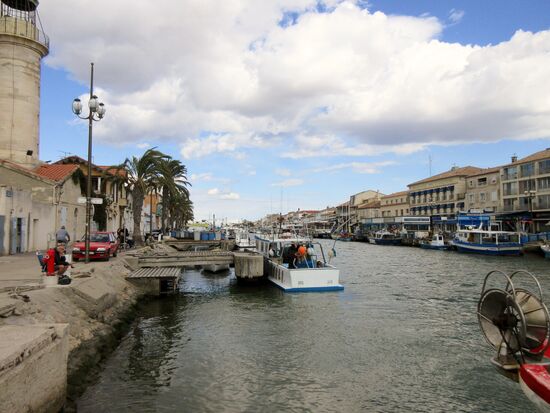 Der Kanal teilt die Stadt