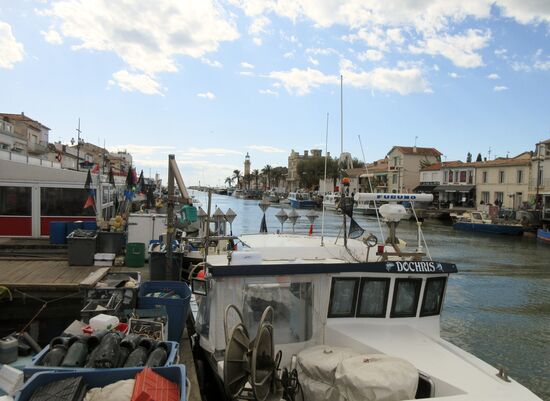 Viel Betreb am Kanal Maritim