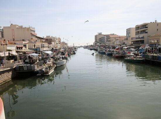 Der Fluss Lez teilt die Stadt