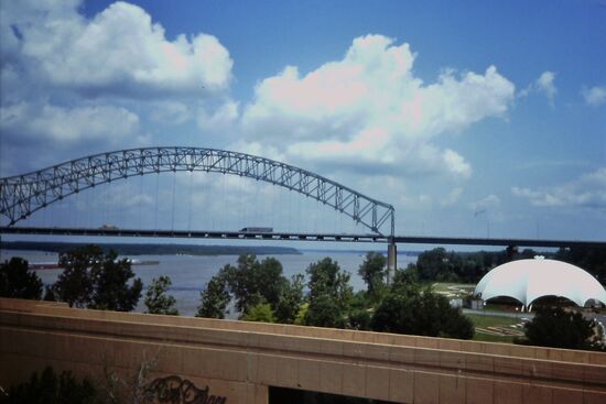 Hernando de Soto Brücke über den Mississippi