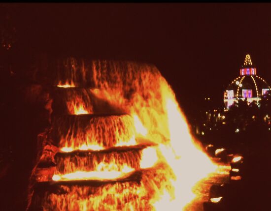 Der Wasserfall beim Mirage - am späten Abend