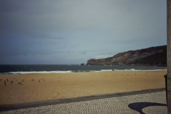 Der schöne Strand und die Promenade