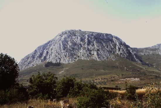 Sisyphus-Berg mit Akrokorinth