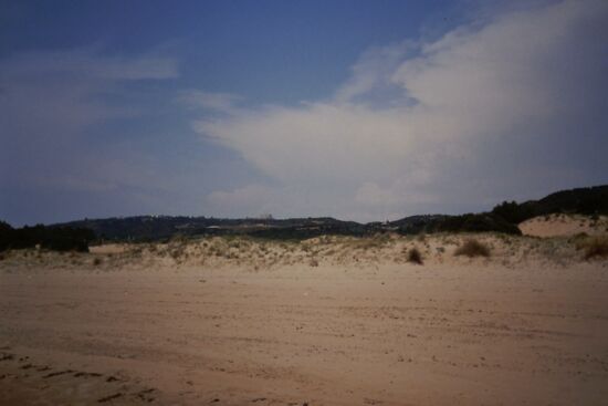 Der schöne lange Sandstrand