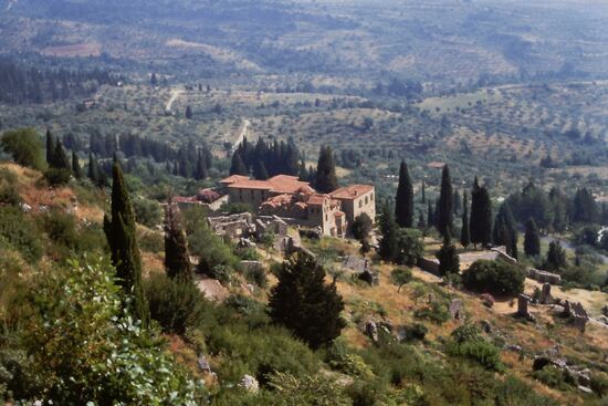 Blick auf die Landschaft um Mistra