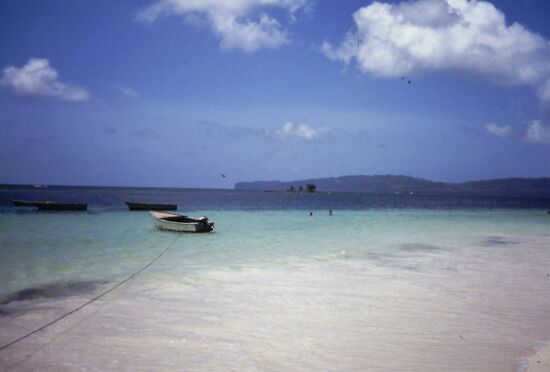 Klares türkisfarbenes Wasser