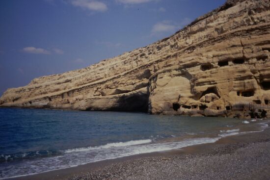 Höhlen in den Felsen