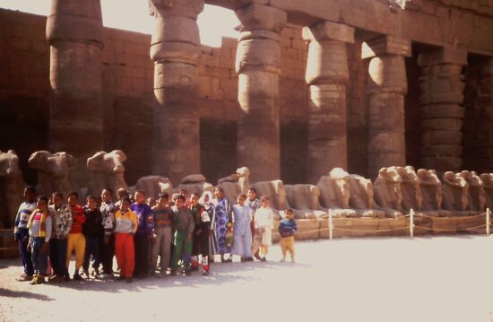 Auch die Schulklassen besuchen Karnak