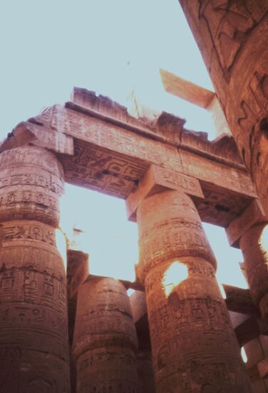 Hieroglypen an den Säulen