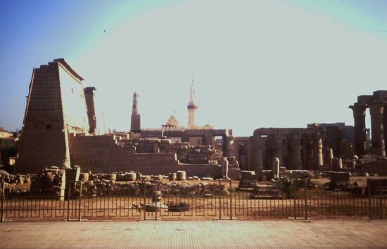Blick auf Karnak vom Schiff aus
