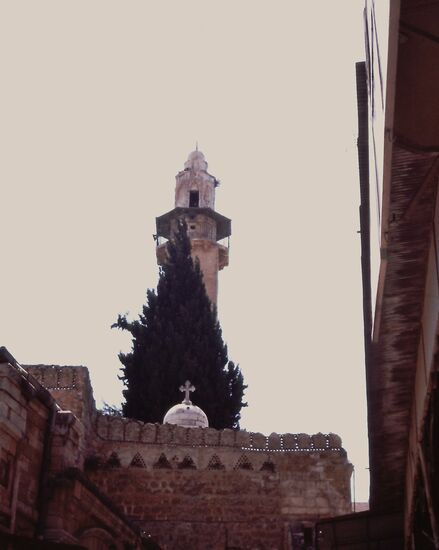 Kirche und Minarett in der Altstadt