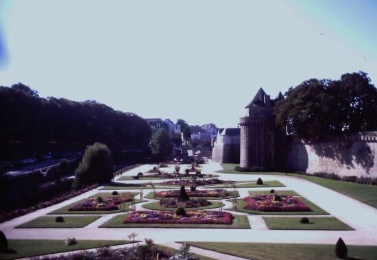 Einer der schönen Gärten in Vannes