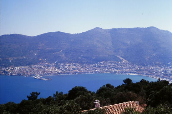 Blick auf Samos Stadt