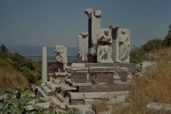 Memmius-Denkmal am Domitian-Platz
