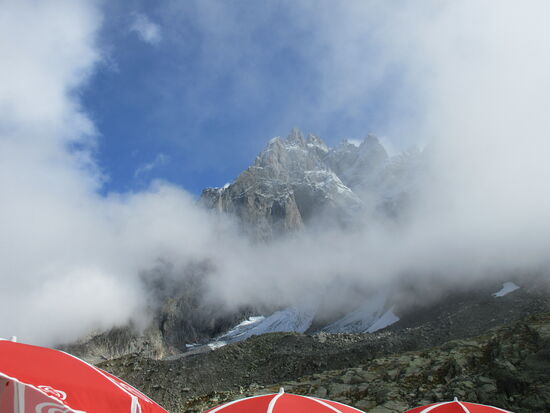 An der Mittelstation - immer mehr Wolken