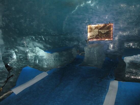 In der Eishöhle
