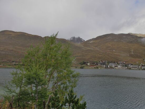 Der See und ein Teil von Tignes
