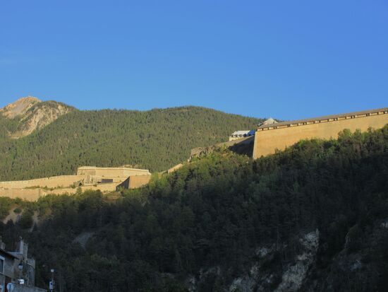 Festungen im Licht der Abendsonne