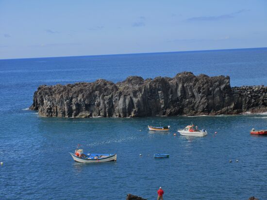 Fischerboote in der Bucht