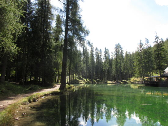 Idyllisch gelegener Lago Ghedina