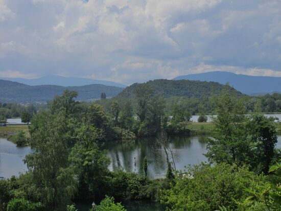 Die Rhône mit ihren Seitenarmen und dem Kanal