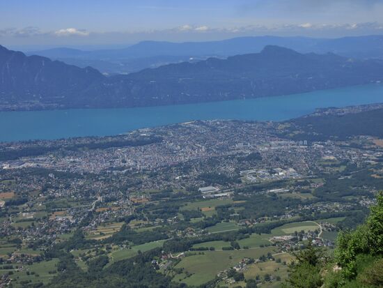 Aix-les-Bains, Lac du Bourget und die dahinter liegenden Berge
