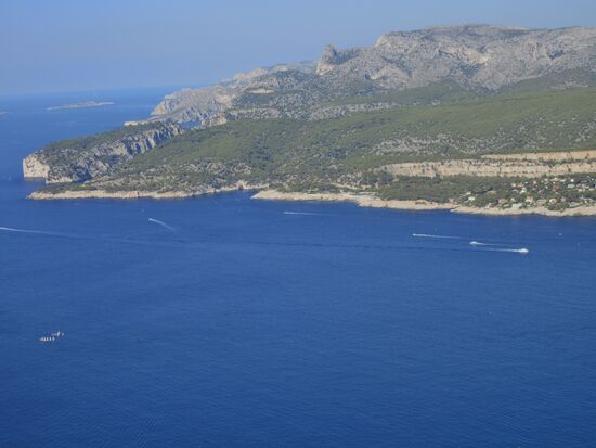 Blick auf die Felsen der Calanques