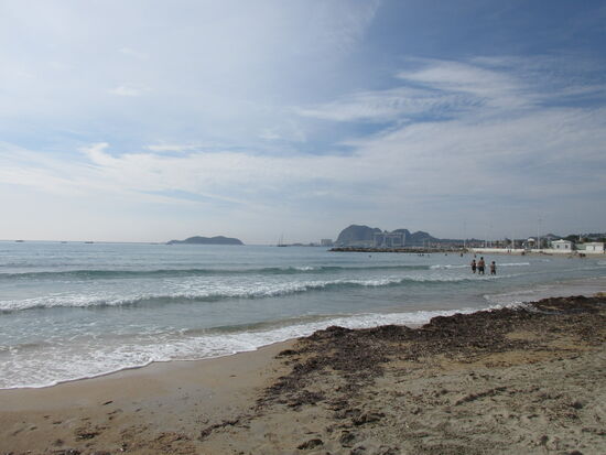 Am langen Sandstrand