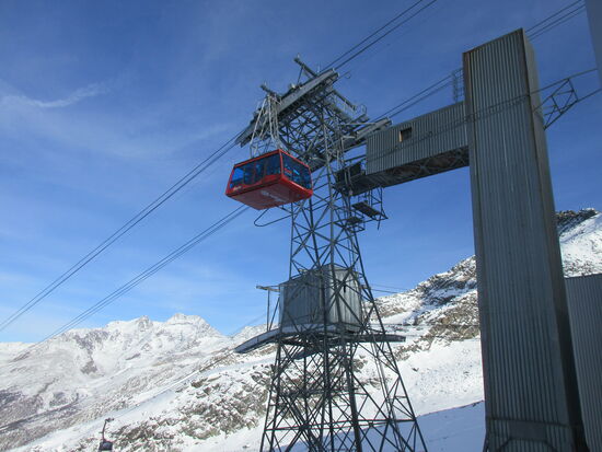 Maste vier mit Felskinnbahn