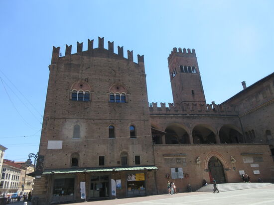 Palazzo Re Enzo und Lambertini Turm