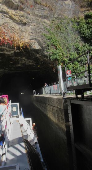 Blick auf den Tunnel und Treidelfahrt