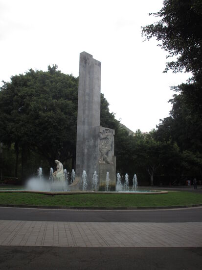 Monument mit Brunnen