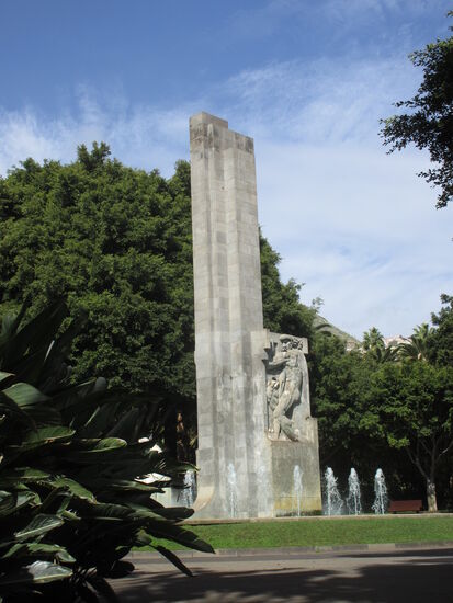 Monument mit Brunnen