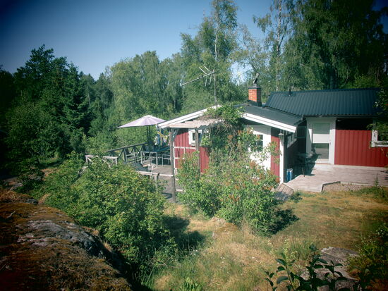 Modernes Sommerhaus mitten in der Natur