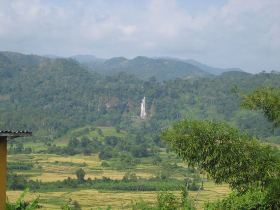 Ausblick auf einen Wasserfall