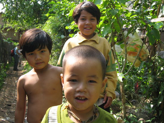 ... und ueberall Kinder, die sich freuen