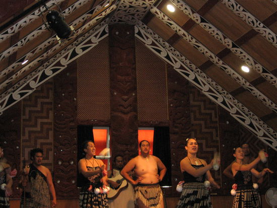 Tanz &amp; Gesang auf Maori-Art