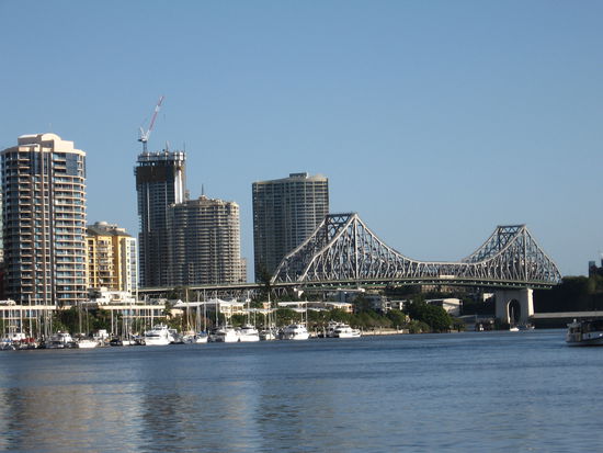 City und Story-Bruecke