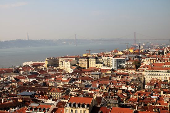 Lissabon - Blick vom Kastell Sao Jorge auf die Stadt