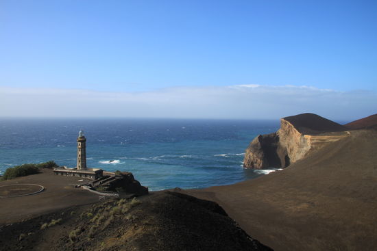 Ponta do Capelinhos - eine Mondlandschaft, welche 1957/58 durch eine ein Jahr währende Meeres-Vulkan-Aktivität geboren wurde.