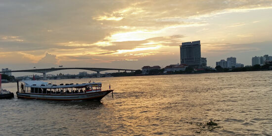 Der Fluss Chao Phraya in Bangkok