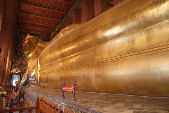 Liegender Buddha im Wat Pho in Bangkok