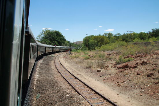 Mit dem Rovos von Victoria-Falls in Richtung Johannesburg