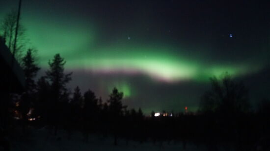 01.03.2019 Nicht nur grüne sondern auch rote Nordlichter, die einen Nordlichter sind Negativ die anderen positiv geladen.