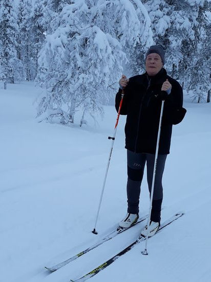erste Gehversuche auf Langlauflatten