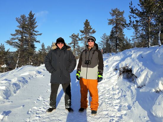 zwei Waldgespenster im finnischen Hochland 