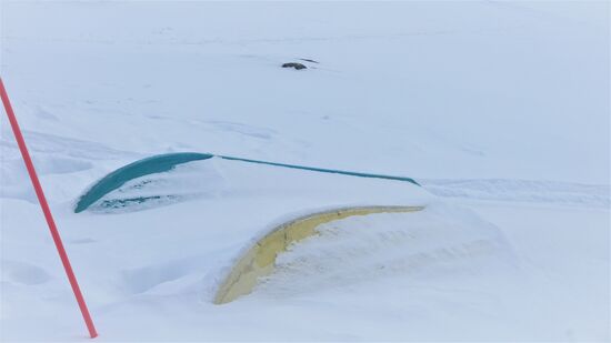 2019, Das selbe gelbe Boot wie 2006, der Unterschied es hat einen Partner bekommen, ist Schneebedeckt, und 13 Jahre älter wie ich .